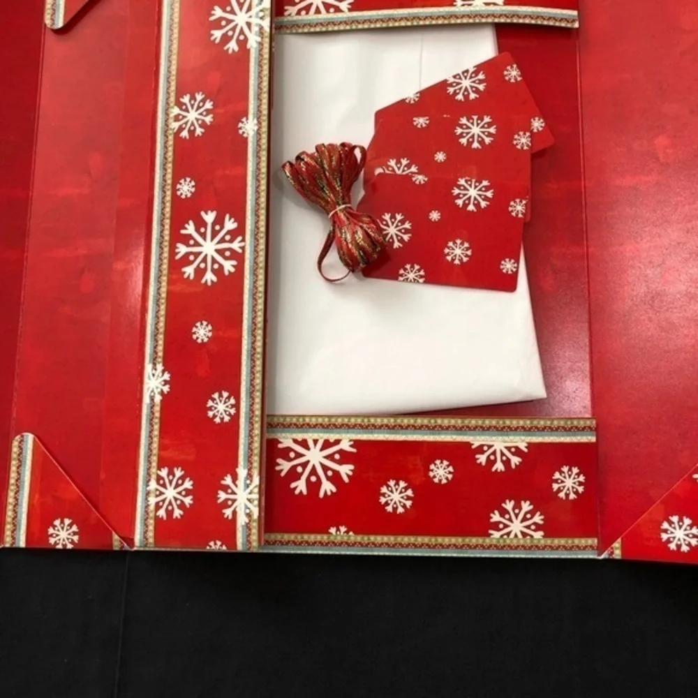 Holiday Christmas Gift Box Bundle 1 large 2 small Red & Green No Tape Required